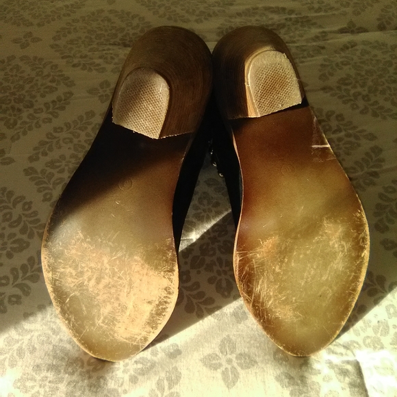 Olive green suede boots - Picture 2 of 10